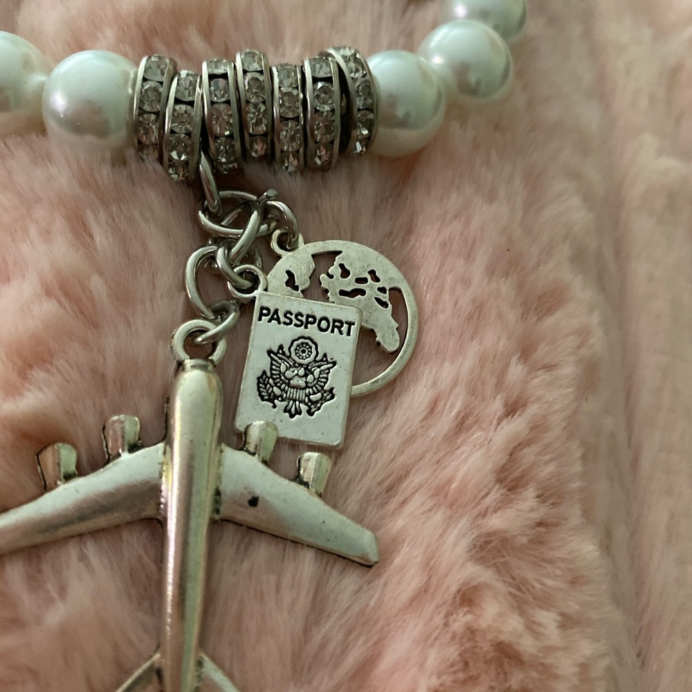 I love to travel charm bracelet